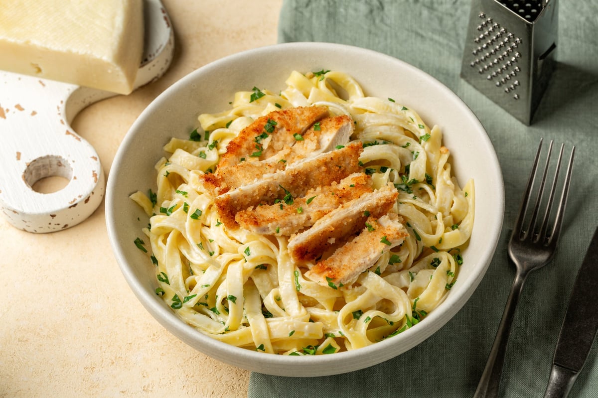 Chicken Alfredo Pasta Combo